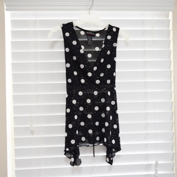 Hot Tempered Tops - Tank Sheer Hot Tempered size Medium 🌺 3/$15